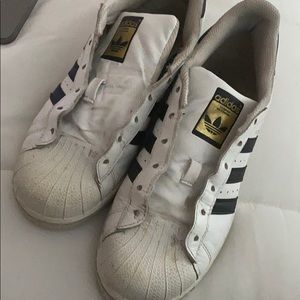 Adidas superstars
